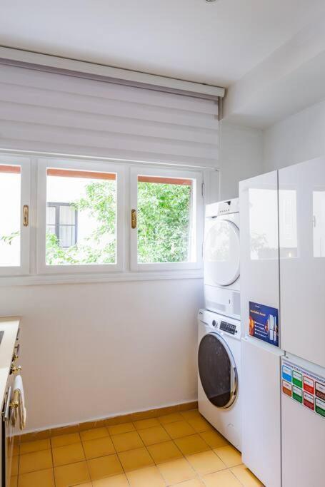 Renovated 2br With Balcony In Bauhaus *beachfront* Apartment