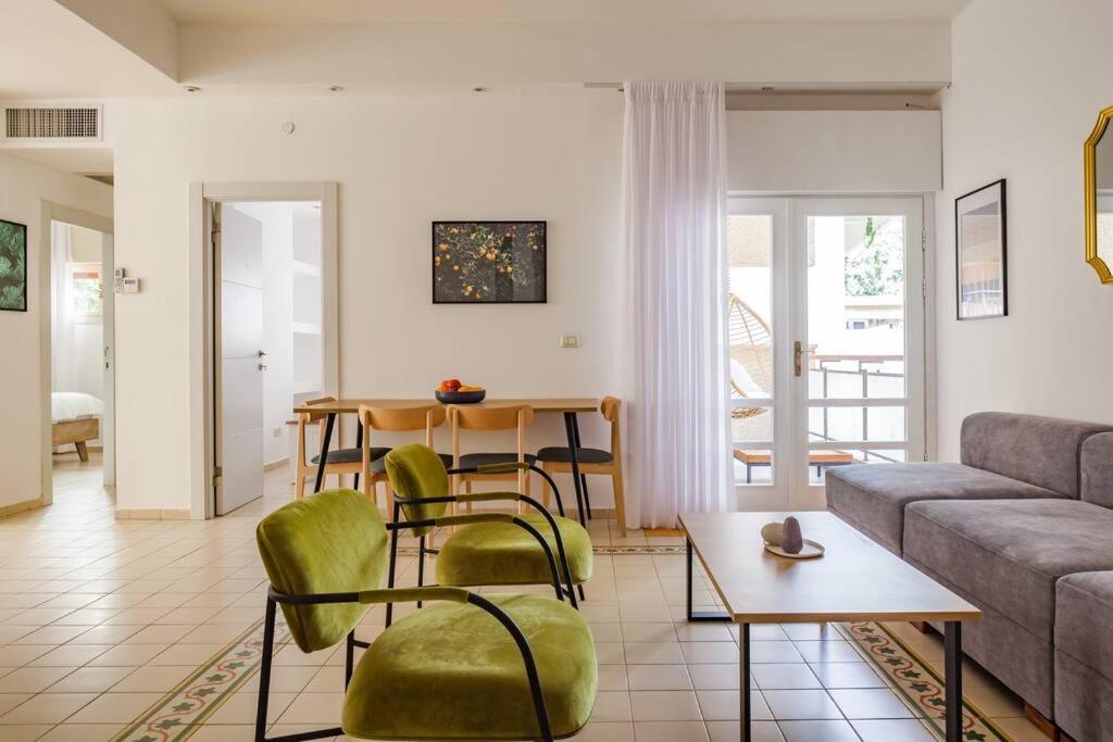 Apartment Renovated 2br With Balcony In Bauhaus *beachfront* *