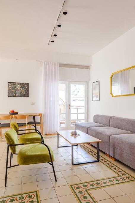 Renovated 2br With Balcony In Bauhaus *beachfront*