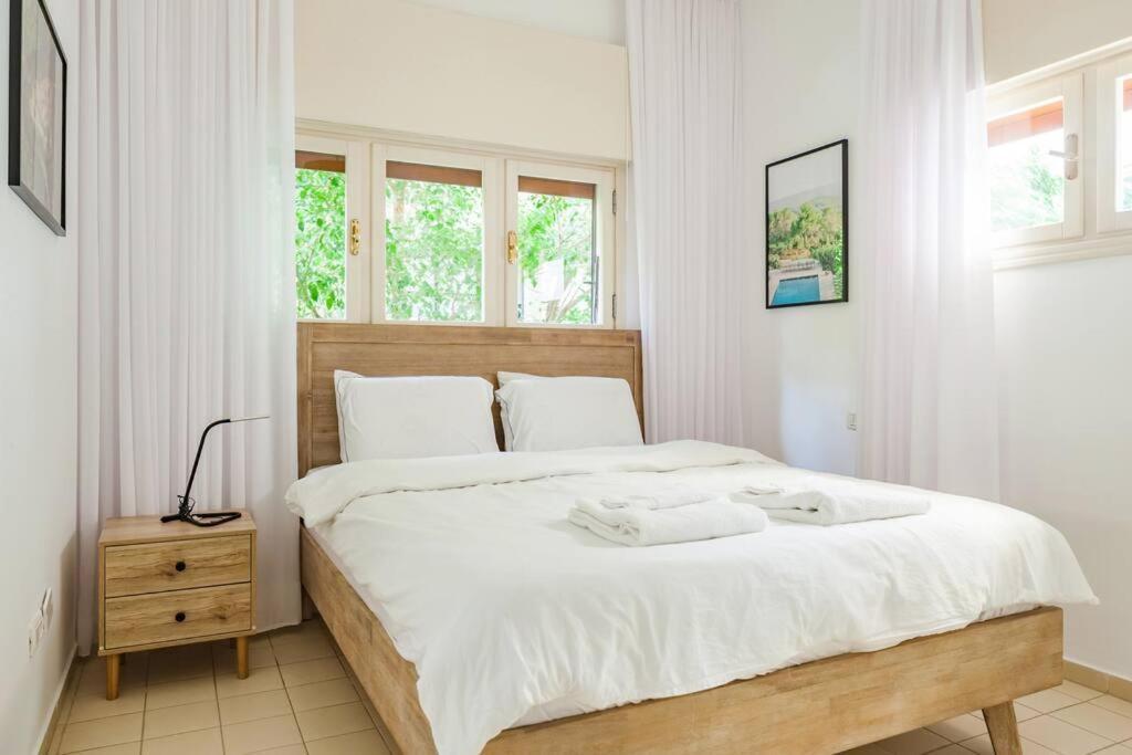 Renovated 2br With Balcony In Bauhaus *beachfront*
