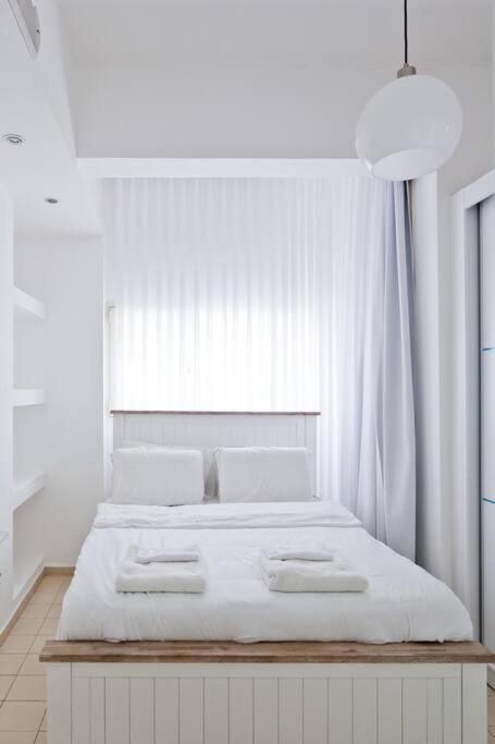 Renovated 2br With Balcony In Bauhaus *beachfront* * Tel Aviv